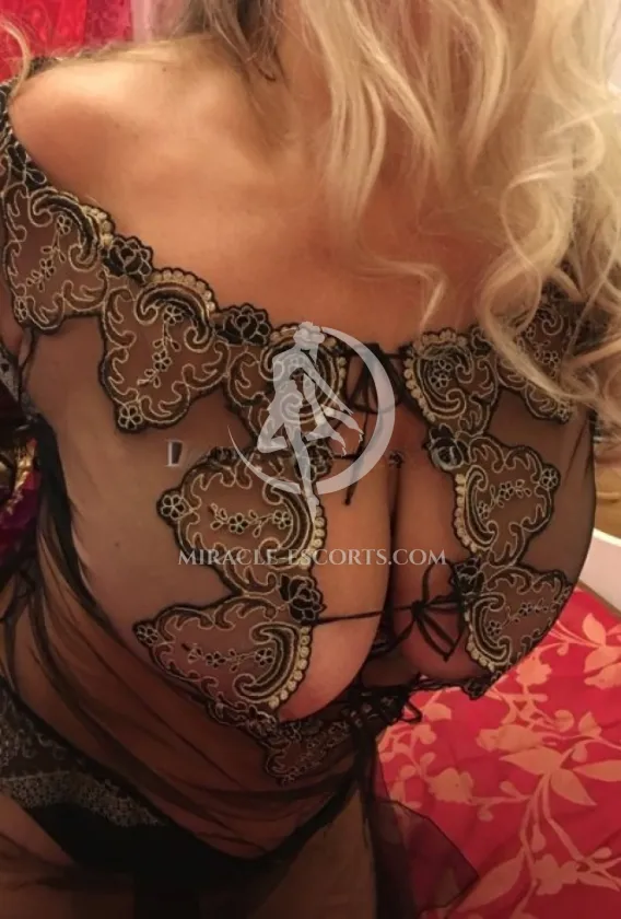Sanna, 52, escort model in Helsinki, Finland – picture